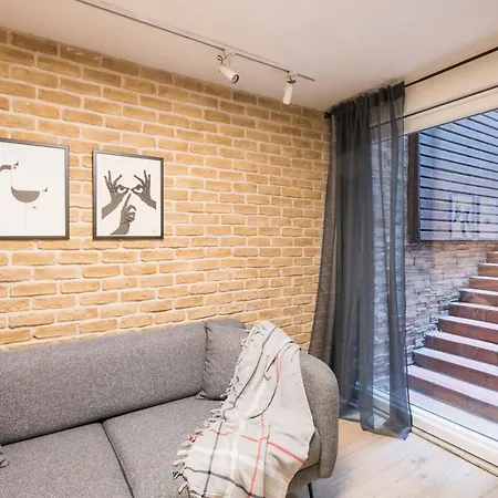Elegant 2 Bedroom Duplex House With Garden In Cihangir * Estambul