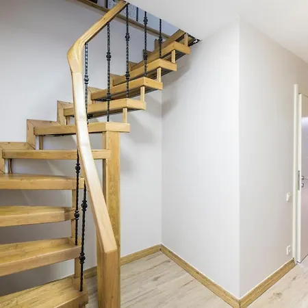 Elegant 2 Bedroom Duplex House With Garden In Cihangir Apartamento