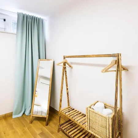 Elegant 2 Bedroom Duplex House With Garden In Cihangir Apartamento *