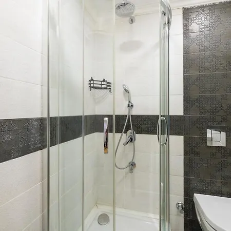 Appartement Elegant 2 Bedroom Duplex House With Garden In Cihangir Istanboel