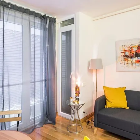 Elegant 2 Bedroom Duplex House With Garden In Cihangir Appartement