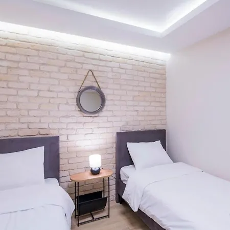 Elegant 2 Bedroom Duplex House With Garden In Cihangir * Isztambul