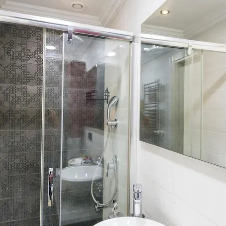 Elegant 2 Bedroom Duplex House With Garden In Cihangir * Isztambul